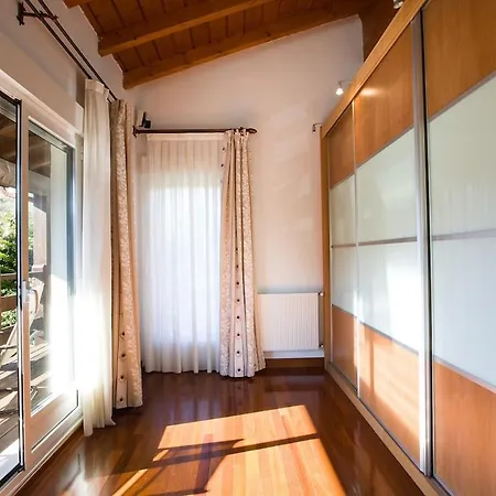 Isuskiza Plencia Tatil Evi