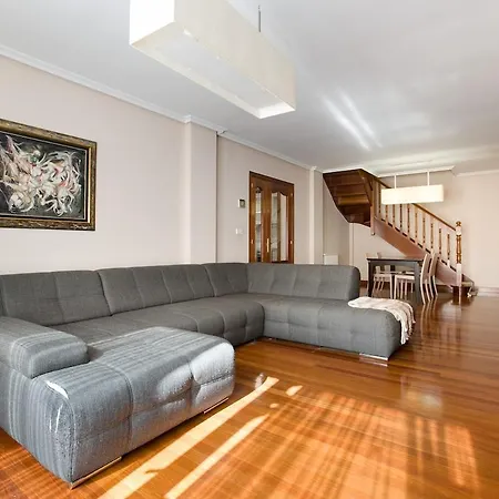 Semesterbostad Spacious With Pool Plentzia Bilbao Area
